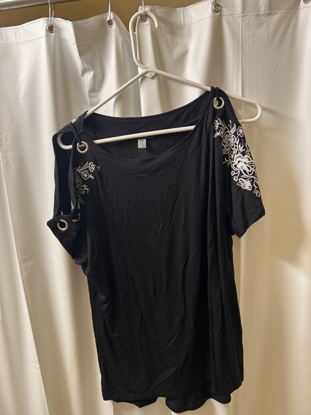 Cable & Gauge Shortsleeve Blouse